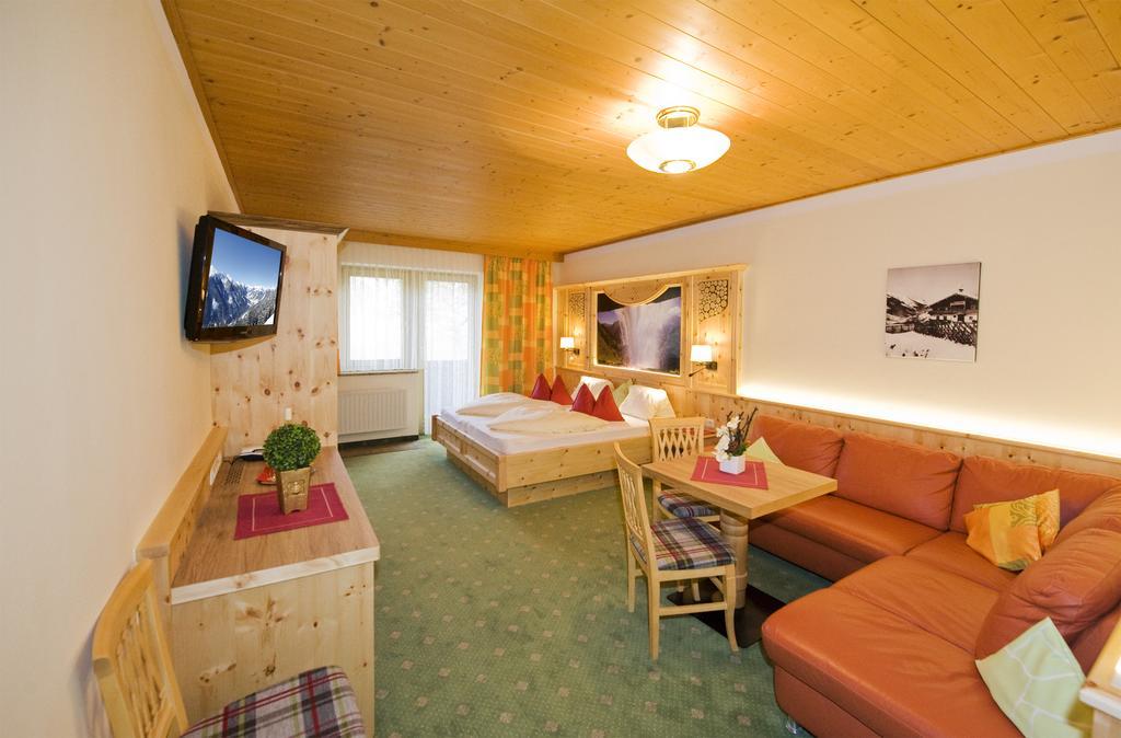 In Out Unterellmau Hotel 3*