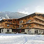 Ski In Ski Out Hotel Unterellmau