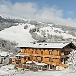 Ski In Ski Out Hotel Unterellmau