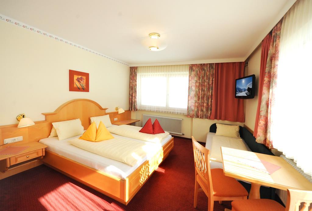 Hotel In Out Unterellmau 3*
